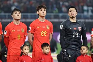 Trong trận đấu với đội tuyển quốc gia, đội tuyển Hồng Kông Trung Quốc có không chỉ một cầu thủ bị thương kết thúc sớm.